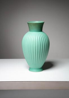 Compasso - Ribbed Ceramic Vase by Giovanni Gariboldi for Ginori