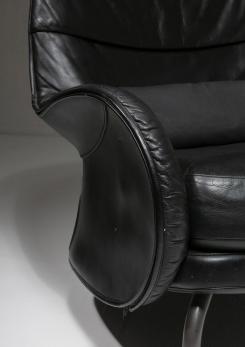 Compasso - "Lousiana" Lounge Chair with Ottoman by Vico Magistretti for De Padova Compasso - "Lousiana" Lounge Chair with Ottoman by Vico Magistretti for De Padova