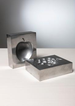 Compasso - Pair of Aluminum Ashtrays by Roy Adzak for Atelier A Compasso - Pair of Aluminum Ashtrays by Roy Adzak for Atelier A